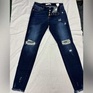 KanCan women’s skinny jeans. Size 27